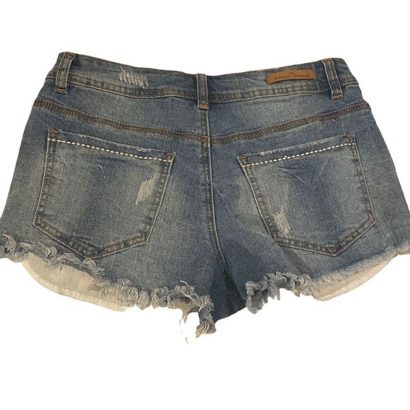 Almost Famous Size 5 Embroidered Pocket Cut Off Jean Shorts EUC - Picture 5 of 5
